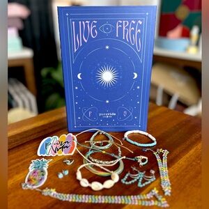 Pura Vida 2023 Advent Calendar 13 items